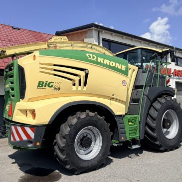 Nejnovější řezačka BiG X 860 bude brázdit pole na Vysočině