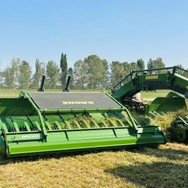 Pásový shrnovač KRONE Swativo T 1040 Pro – novinka na našich polích